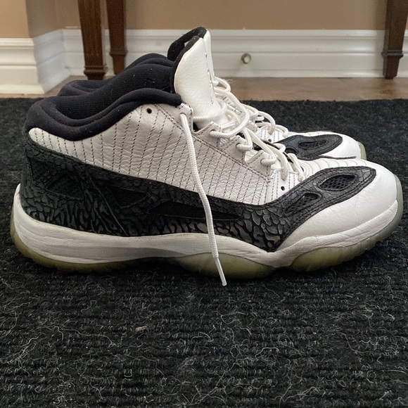 Jordan 11 Retro Low IE - Picture 2 of 15